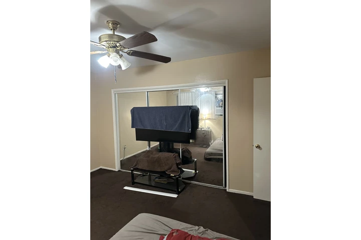 $875 : Renta Cuarto Grande image 8