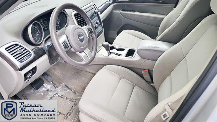 2012 Grand Cherokee Laredo 4WD image 10