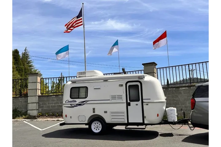 2010 Casita Spirit Deluxe 17ft image 4