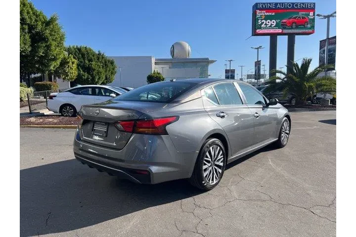 $17981 : Nissan Altima 2024 2.5 SV 4d image 7