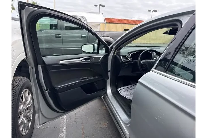 $18600 : Ford Fusion Hybrid 2019 SE 4 image 5