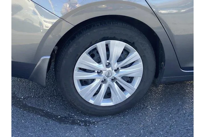 $17950 : Nissan Sentra 2025 S 4dr Sed image 10