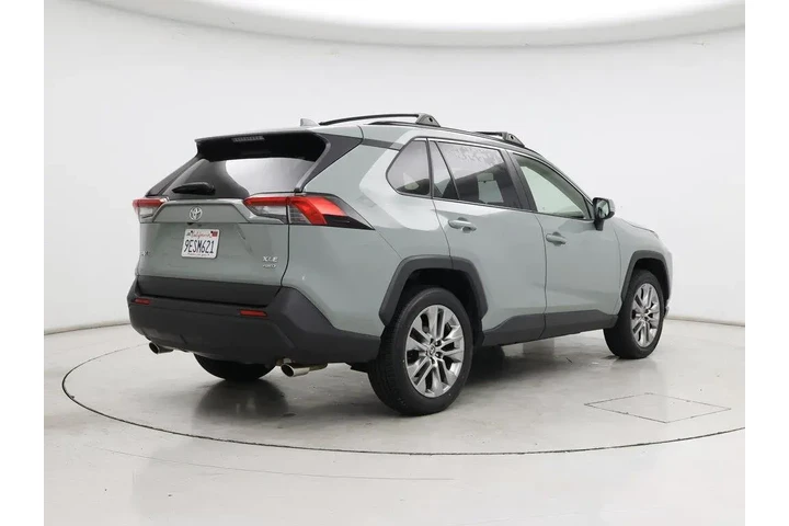 $31998 : Toyota RAV4 2023 AWD XLE Pre image 8