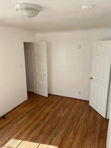 $1400 : South-Gate 3 & 1 Bath image 8