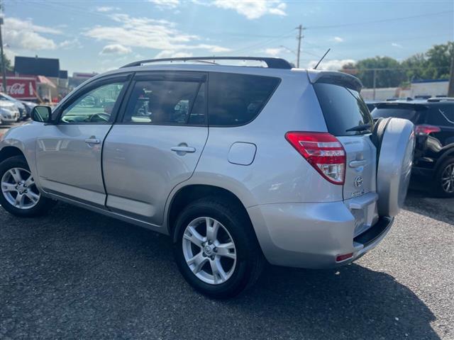 $8990 : 2012 RAV4 image 5