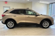 $17397 : Ford Escape 2020 AWD SE 4dr thumbnail