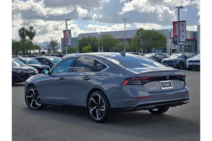 $28882 : Honda Accord Hybrid 2025 EX- image 5