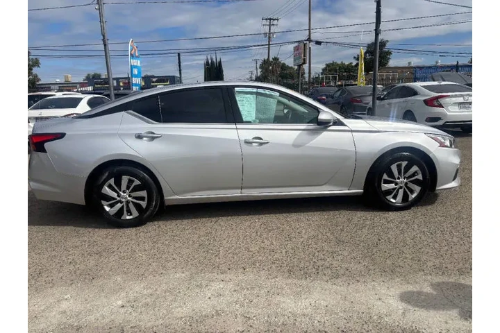 $15399 : 2019 Altima 2.5 S image 6
