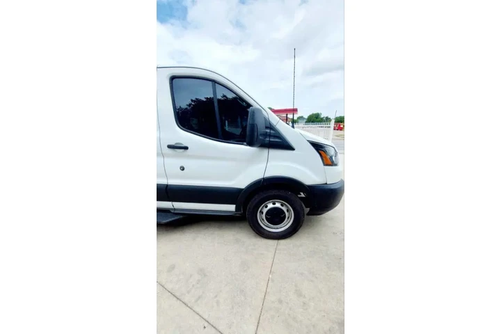$14990 : 2019 Transit 250 image 2