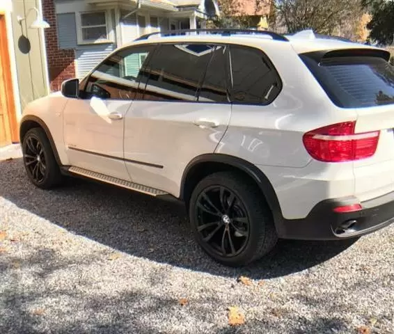 $5000 : 2010 BMW X5 xDrive30i image 2