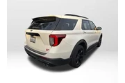 $35172 : Ford Explorer 2021 AWD ST 4d thumbnail