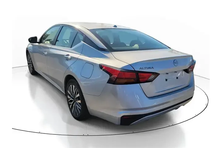 $16991 : Nissan Altima 2023 2.5 SV 4d image 3
