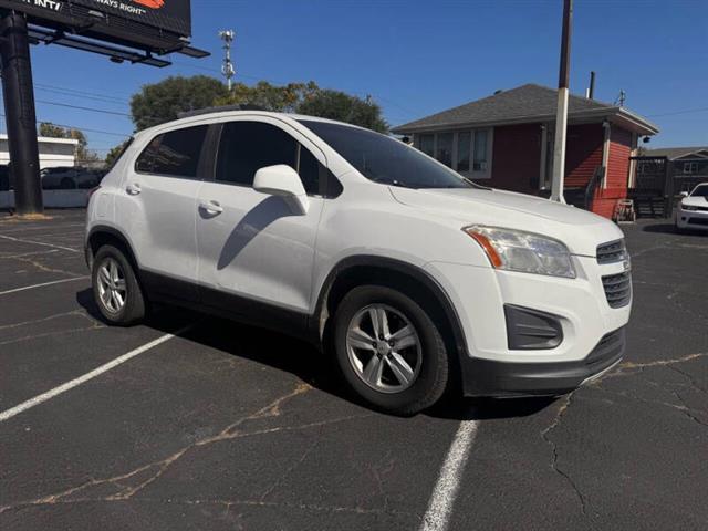 $4491 : 2015 Trax LT image 3