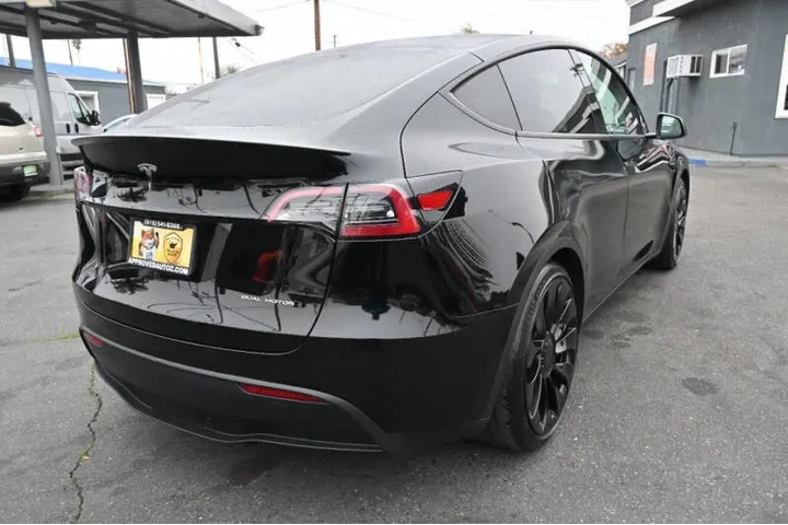 $21998 : 2023 Model Y Performance image 8