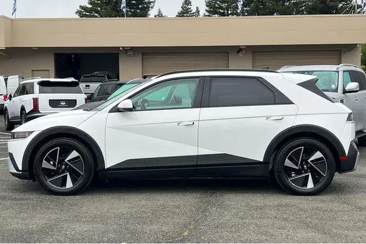 $37990 : Hyundai IONIQ 5 2025 SEL 4dr image 10