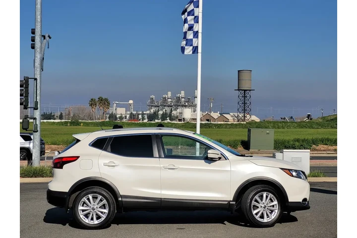 $18524 : Nissan Rogue Sport 2019 S 4d image 3