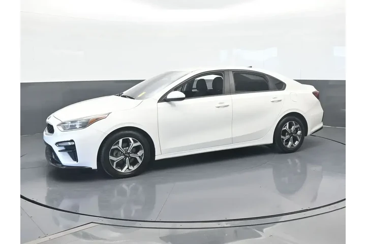 $11622 : Kia Forte 2019 LXS 4dr Sedan image 2