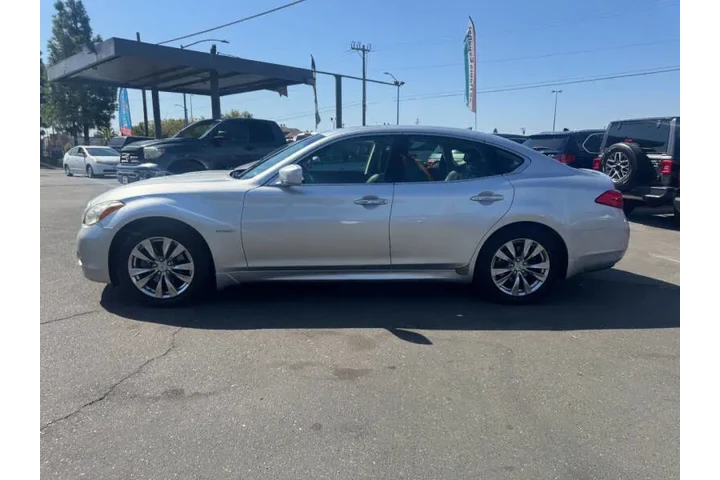 $10998 : 2012 M35h image 10