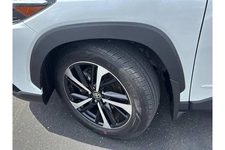 $35996 : 2024 Corolla Cross Hybrid XSE image 5