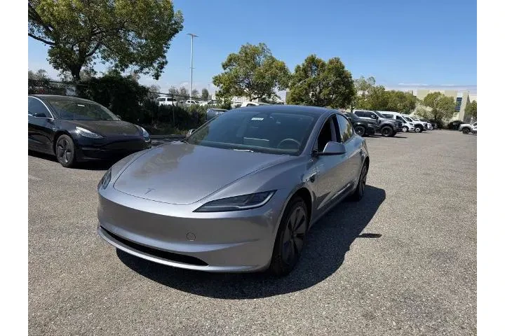 $38800 : Tesla Model 3 2025 Long Rang image 1