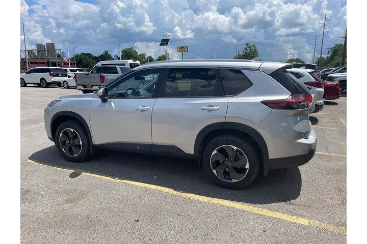 $23357 : Nissan Rogue 2024 AWD SV 4dr image 10