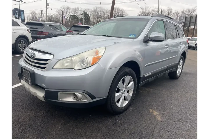 $5899 : Subaru Outback 2012 AWD 2.5i image 2