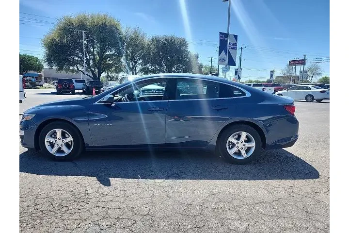 $19997 : Chevrolet Malibu 2024 LS 4dr image 4
