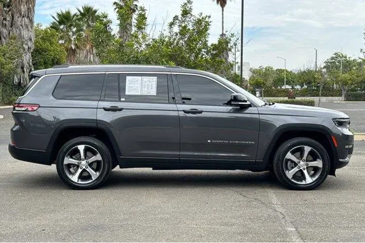 $31789 : Jeep Grand Cherokee L 2023 4 image 2