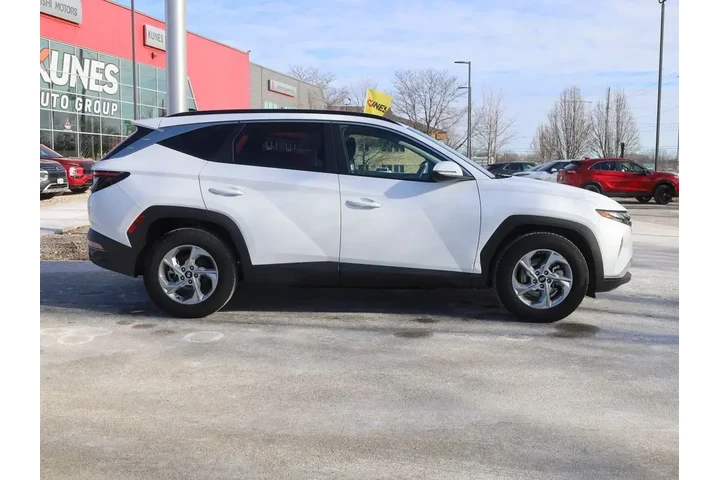 $18677 : Hyundai TUCSON 2023 SEL 4dr image 10