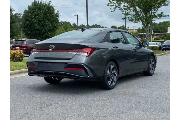 $27550 : Hyundai ELANTRA 2025 Limited image 7