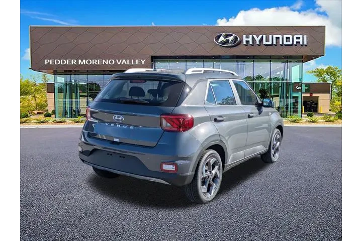 $22495 : Hyundai VENUE 2026 SEL 4dr C image 3
