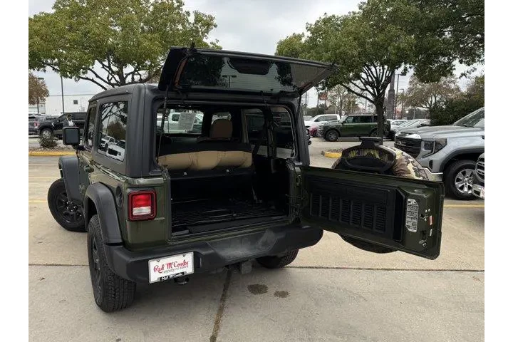 $31444 : Jeep Wrangler 2021 4x4 Sport image 9