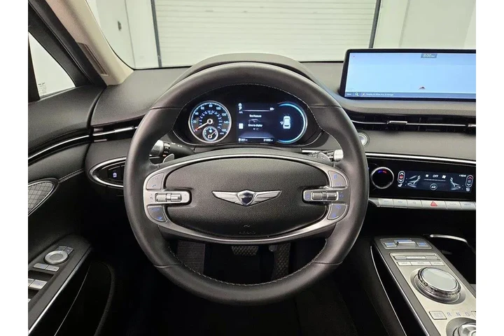 $37998 : Genesis GV70 2025 AWD 2.5T S image 9