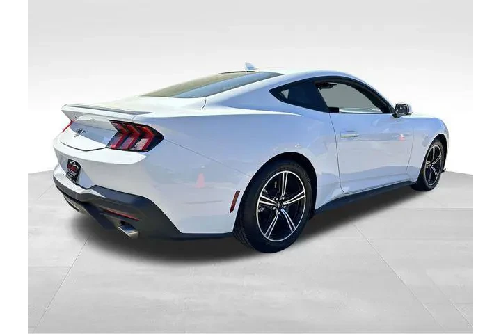 $31385 : Ford Mustang 2024 EcoBoost 2 image 4
