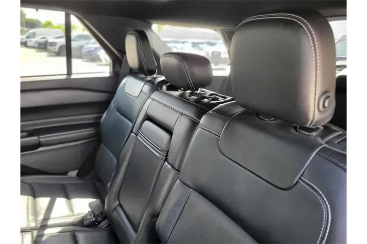 $30591 : Ford Explorer 2020 AWD ST 4d image 8