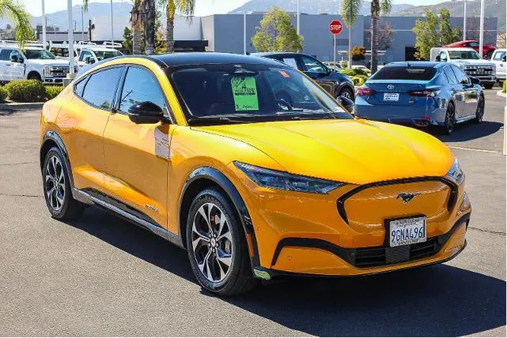 $29995 : Ford Mustang Mach-E 2023 Pre image 3