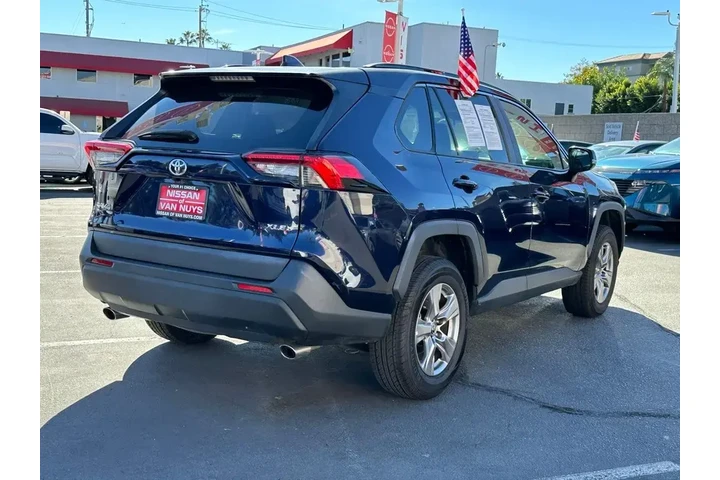 $24898 : Toyota RAV4 2022 XLE 4dr SUV image 6