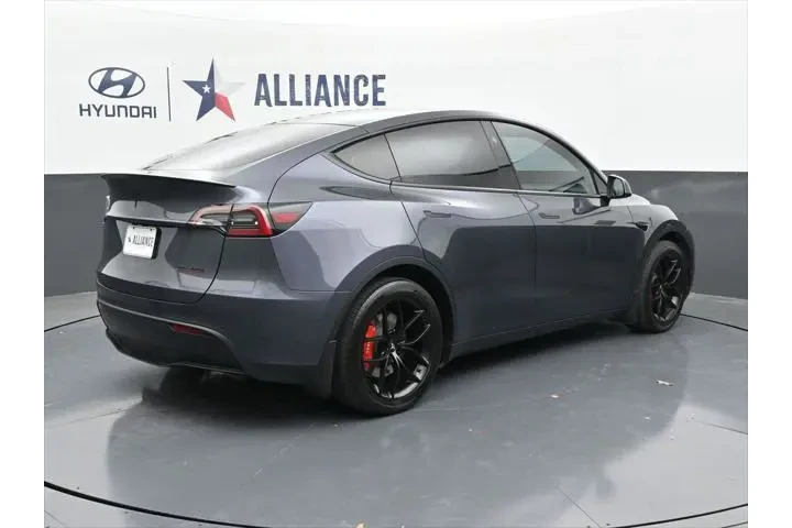 $33988 : Tesla Model Y 2023 AWD Long image 8