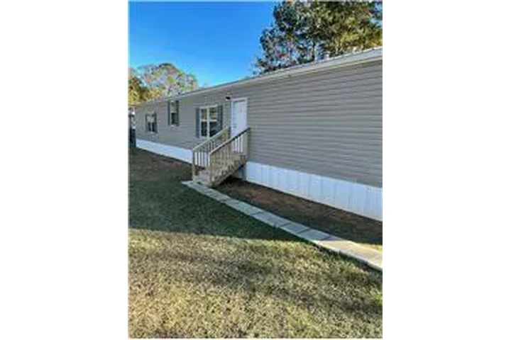 $1100 : Rental property with 3 bedro image 3