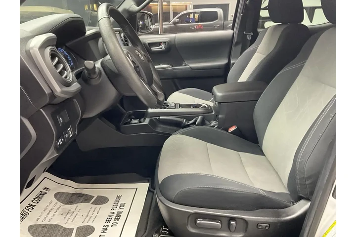$37995 : Toyota Tacoma 2023 4x4 SR5 V image 9