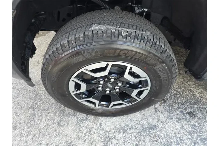 $39990 : Ford F-150 Lightning 2023 AW image 7