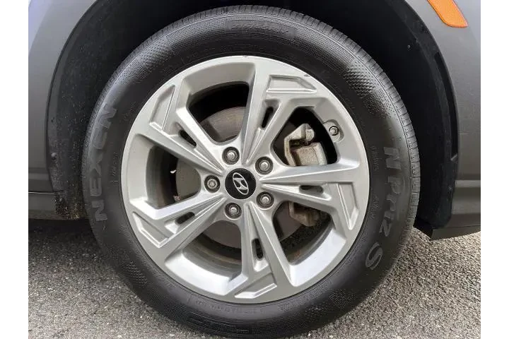 $18888 : Hyundai KONA 2023 AWD SEL 4d image 6