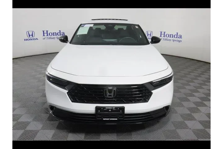 $31875 : Honda Accord Hybrid 2023 Spo image 2
