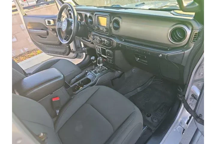 $27995 : Jeep Wrangler Unlimited 2021 image 9