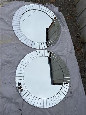 $60 : De venta dos espejos para bano image 1