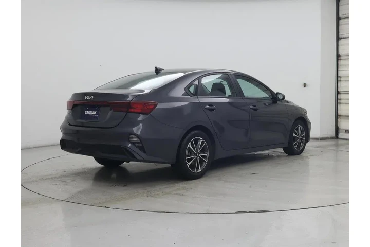 $17998 : Kia Forte 2024 LXS 4dr Sedan image 8