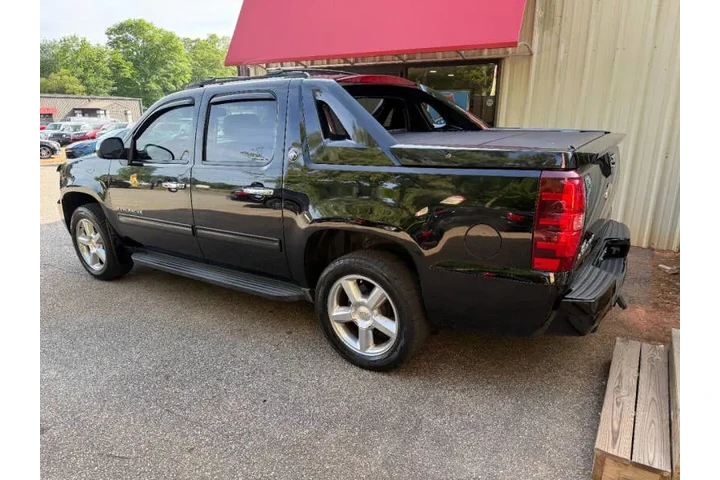 $12999 : 2013 Avalanche LT Black Diamo image 7