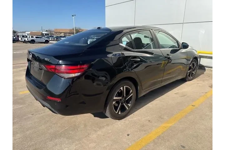 $18000 : Nissan Sentra 2024 SV 4dr Se image 5