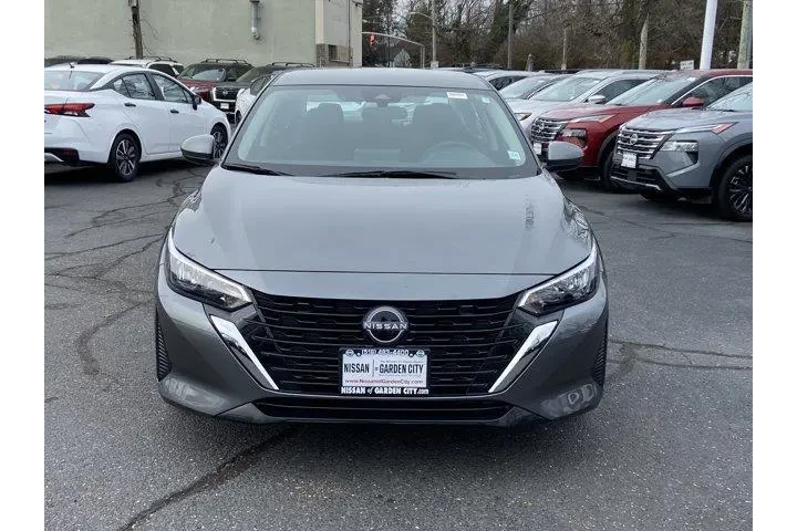 $17950 : Nissan Sentra 2025 SV 4dr Se image 2
