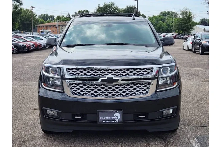 $17950 : 2017 Suburban LT image 6